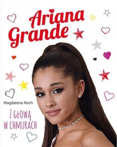 ariana-grande-z-glowa-w-chmurach-b-iext30689256